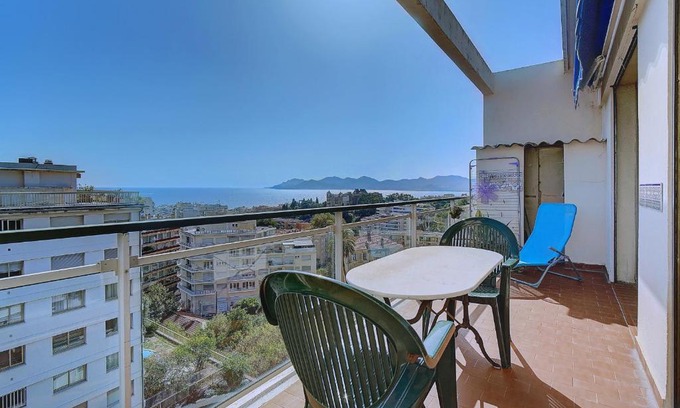 Riou - Petit Juas - Av de Grasse Apartment | IMMOGROOM - Terrace- Parking - Quiet place - CONGRESSBEACHES