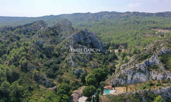 St.-Remy-de-Provence House | In Saint-Remy, Stone house, 8 bedrooms, heated pool, tennis court & caretaker