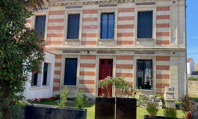 Saint-Pierre-d'Oleron Condo | In the heart of the island: spacious, fully-equipped accommodation with garden and pool
