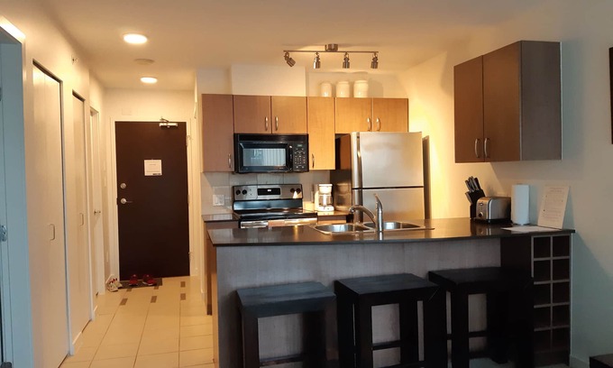 Central Apartment | IN THE HEART OF DOWNTOWN VANCOUVER