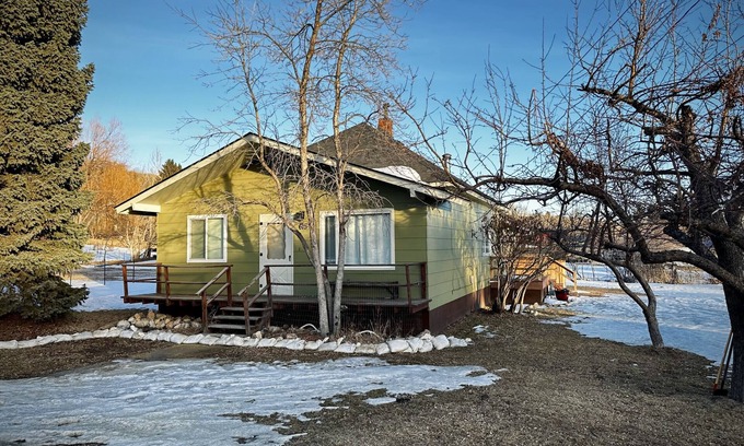 Red Lodge Ski Chalet | In-Town Home, Hot Tub, Wifi & Minutes to Skiing