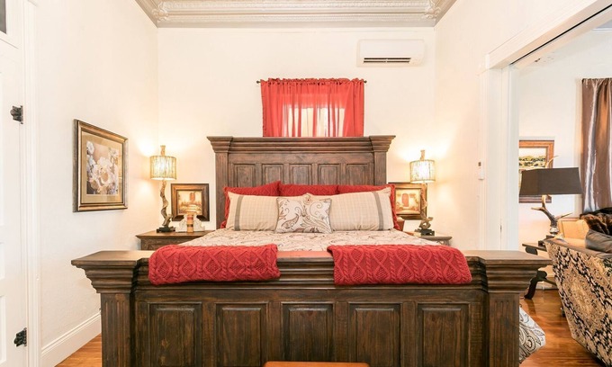 Fredericksburg Apartment | In town Villas- Suite 1 (2 Bedrooms) | Walk to Everything