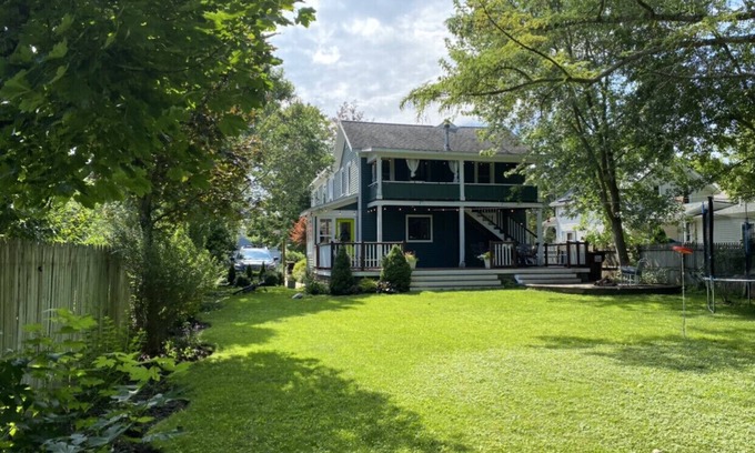 Saratoga Springs House | IN TOWN! Walk to Broadway, SPAC, track! Pet Friendly!