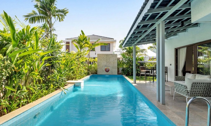 Anjuna House | Inaari - 5BR w Private Pool 5km to Anjuna Beach