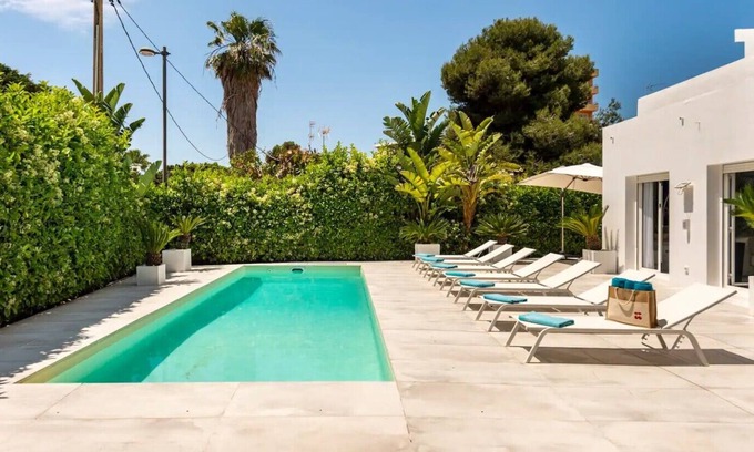 Ibiza Town Ski Chalet | Increíble Y Lujosa Villa EN EL Centro DE Playa DEN Bossa