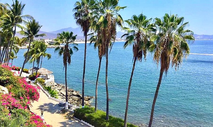 Las Hadas Condo | Incredible Oceanfront Condo with Amazing Views at Playasol!!