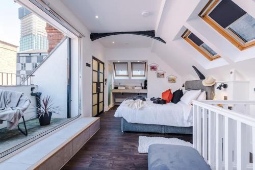 Northern Quarter Apartment | Incredible 3Bed Townhouse, Rooftop Patio, Sleeps 6