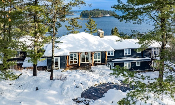 Muskoka Lakes Cottage | Incredible 9 bdrm, 9 bath, Tennis Court! Nanny Suite! Gym! Lake Muskoka!