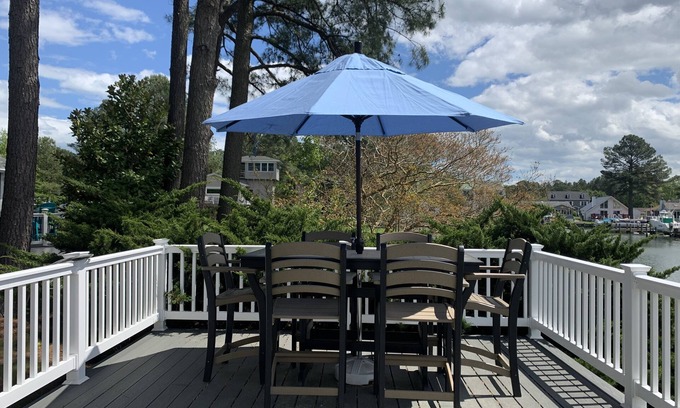 Ocean Pines House | Incredible Bayfront Home with Amazing Sunsets! A warm home with lots of space