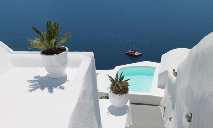 Oia House | Incredible caldera views! Full sunset, private, spacious - in the heart of Oia