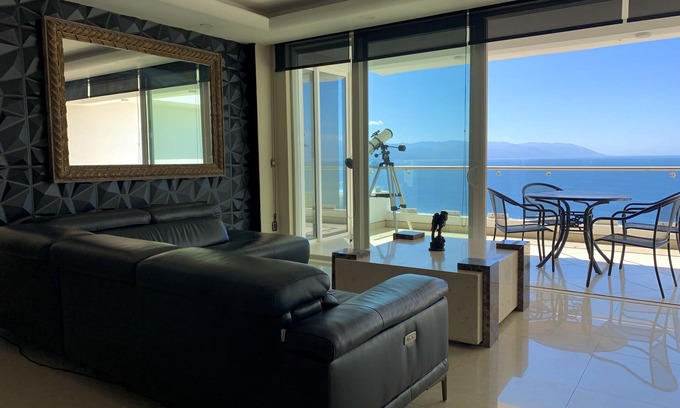 Conchas Chinas Condo | Incredible condo with panoramic views of the sea and mountains