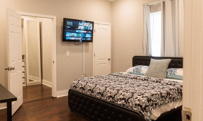Lithonia House | Incredible King Bed Room Private Entry Bathroom