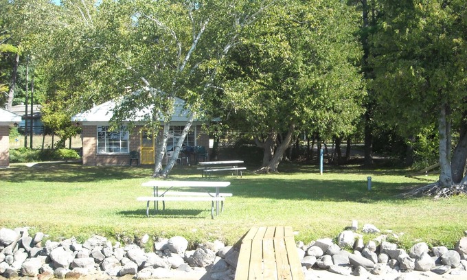 Lake Township Cottage | Incredible Lake Front Stay on Crystal Lake!