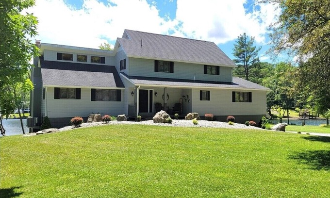 Treasure Lake House | Incredible Lakefront Property with Year-Round Hot Tub - SLEEPS 20