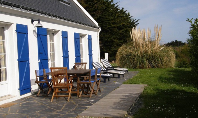 Bangor House | Independent house facing south with enclosed garden in the town of Bangor