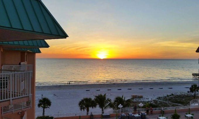 Indian Shores Condo | Indian Rocks Beach/Indian Shores Ocean Condo near Clearwater & St Petersburg