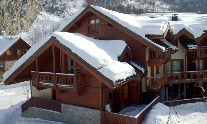 Valloire Ski Chalet | Individual chalet. 6 to 8 people. 4 bedrooms