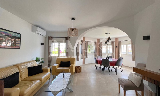 Cambrils House | Individual house with large garden & bbq
