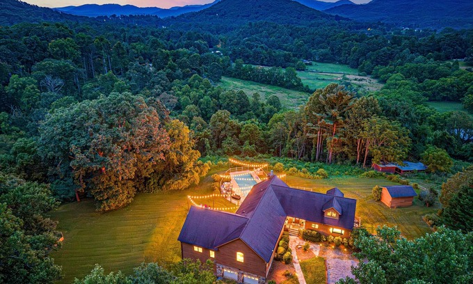 Fairview Cabin | Indoor Swim Pool 142" MovieScreen 5 Acres Sleep 24