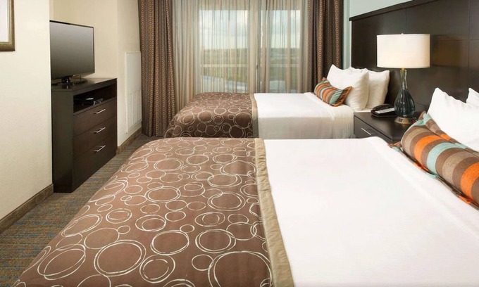 Acres Green House | Indulge in Home Like Comfort! Near Heritage Hills Shopping Center, w/ Pool!