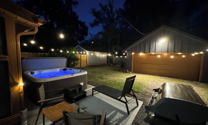 Indianapolis House | Indy Hot Tub, BBQ & Arcade—Steps from Broad Ripple