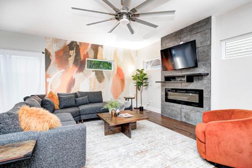 Fountain Square House | Indy Social Stay - Sleeps16 - Fountain Square - Group Getaway