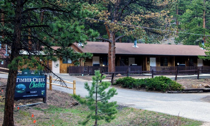 Estes Park Ski Chalet | Inexpensive Studio with King bed, Mountain Style decor, and patio with gas grill