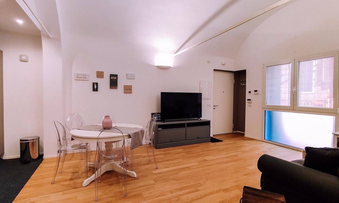 L'antico Ghetto Ebraico Apartment | Inferno 6 - Elegante Appartamento Alle due Torri