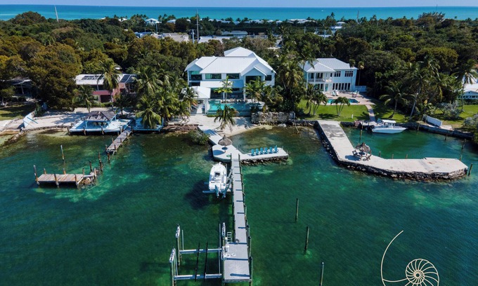 Islamorada House | Infinity Bay Islamorada ~ Luxury 9-bed, 10-bath Bayfront Estate in Islamorada