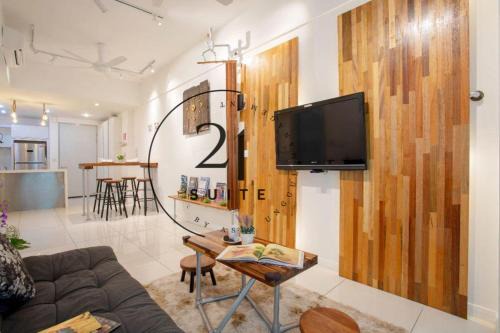 Kampung Sembulan Baru Apartment | Infinity pool Sutera Avenue 2BR Free Wifi-Parking