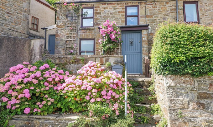 Little Haven Cottage | INGLENOOK COTTAGE, family friendly, with open fire in Broad Haven