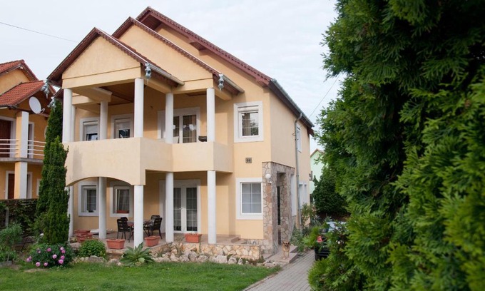 Heviz Apartment | Ingrid Apartman