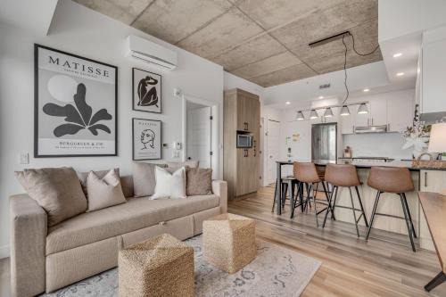Saint-Roch Apartment | Initial-Matisse- Quebec-parking and pool