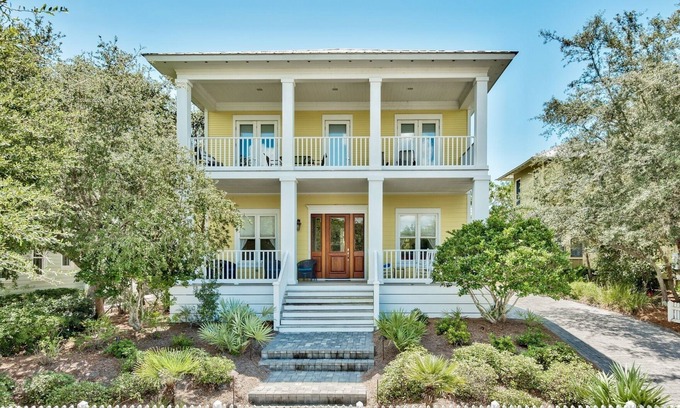 Sunnyside House | "Inn High Cotton" 3 min walk to the beach, updated home in Carillon Beach!