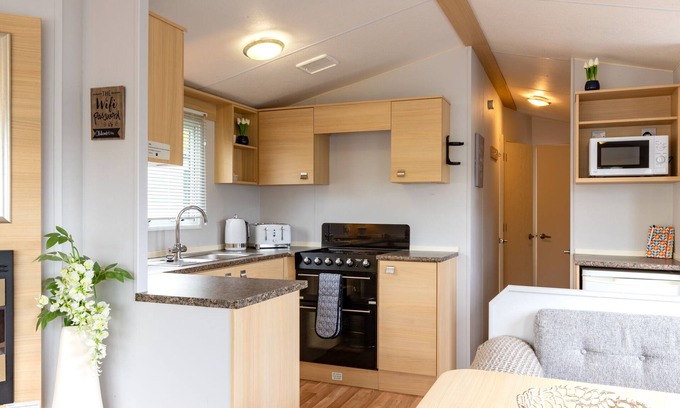 Tewitfield Cabin | Inside No. 9 Retreat