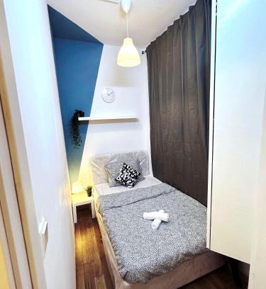 Old Dubai House | Inspire Partition Room in Al Seef Near Burjuman Metro