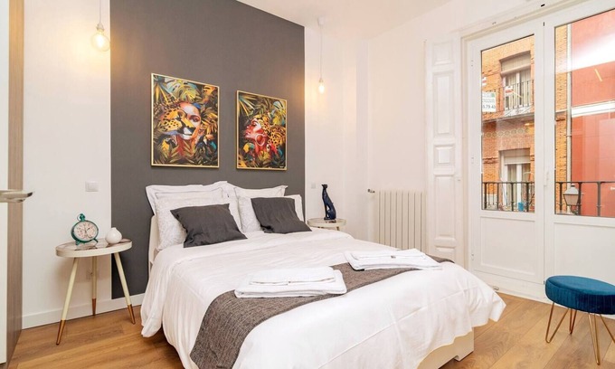 Barrio de La Latina Apartment | Insuperable Apto en La Latina C/Mediodía Grande