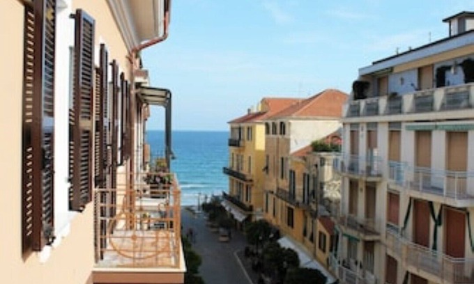 Alassio Apartment | Int 6 Nam Residence