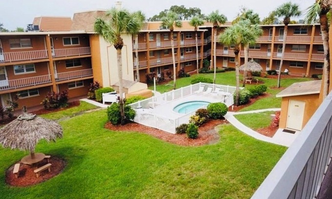 Largo House | Inter coastal condo less than two miles from Indian Rocks Beach!