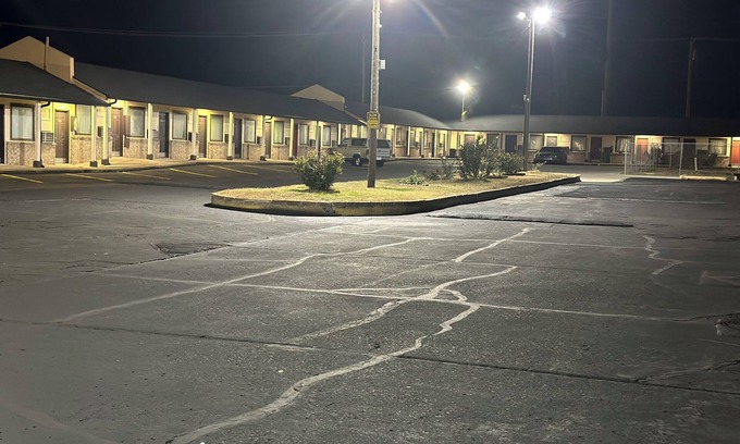 Tulsa Hotel | Interstate Inn Express