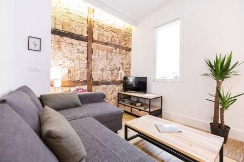 Embajadores Apartment | INTIMATE AND ARTISTIC FLAT WIFI PUERTA DEL SOL