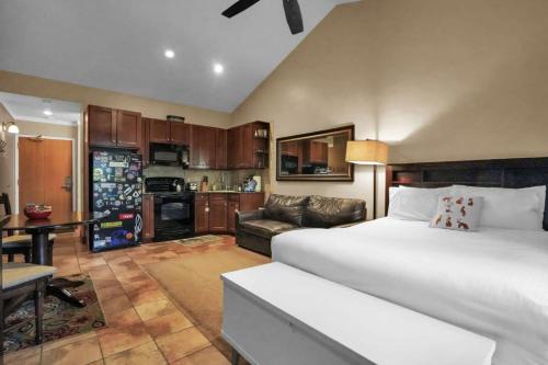 North Park City Apartment | Intimate Mtn Studio, Walk to Main St