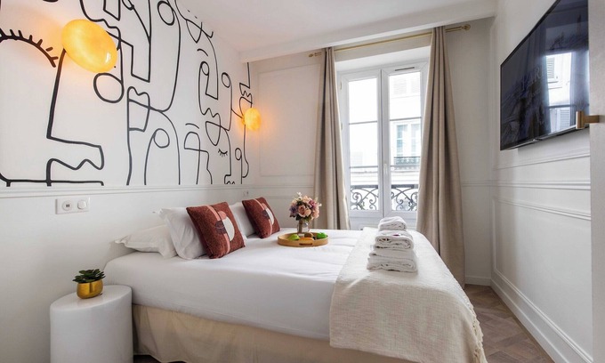 9th Arrondissement Apartment | Intimate private room - 2P- Pigalle/Moulin Rouge