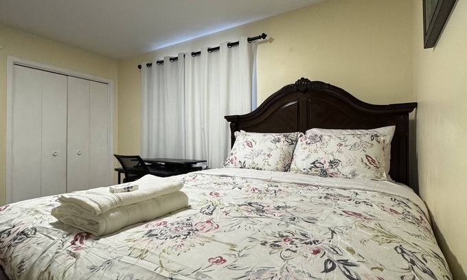London House | Intimate Urban Hideaway - Private room in a beautiful home