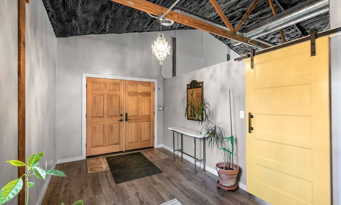 Ozark House | Into the woods with this unique home near Branson