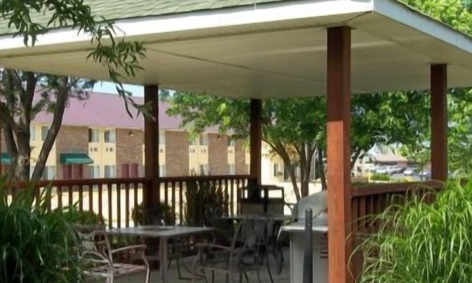 Bowling Green Hotel | InTown Suites Extended Stay Bowling Green