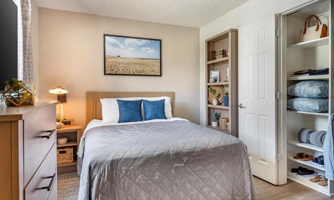 Villas Hotel | InTown Suites Extended Stay Fort Myers FL