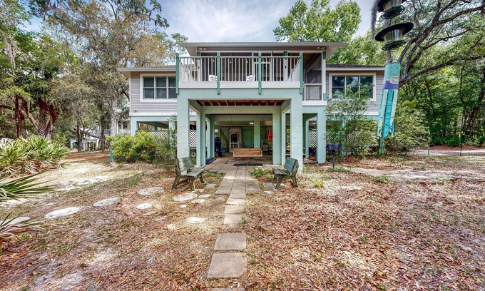 Bell House | Inviting dog-friendly homes with boat ramp, W/D