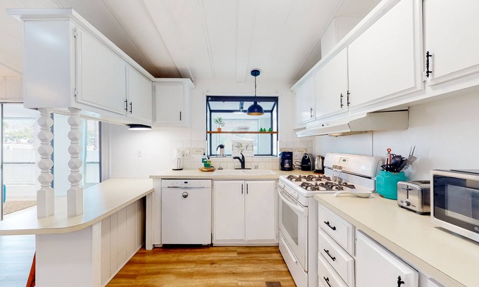 Desert Hot Springs House | Inviting dog-friendly home with pool, tennis, grill, patio, central AC, & W/D