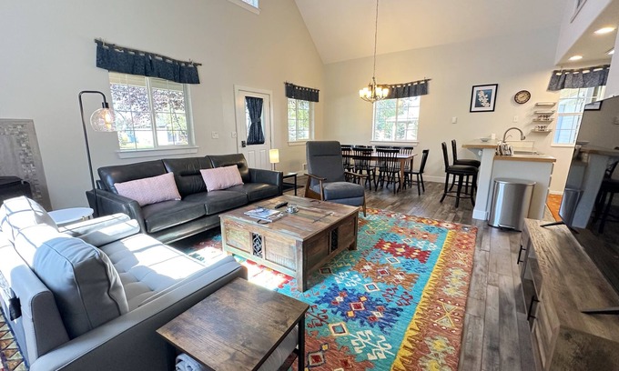 Creekside Meadows House | Inviting Family Retreat w/Hot Tub in Driggs